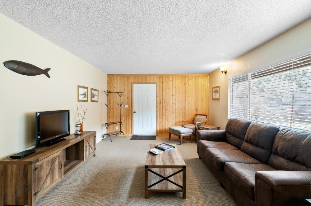 Superior Family Room interior
